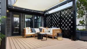 Aluminum pergola featuring integrated outdoor privacy screens